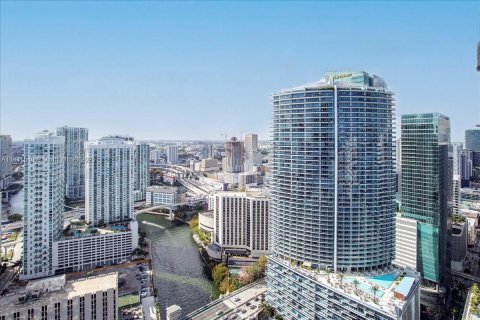 Condo in Miami, Florida, 1 bedroom  № 1888806 - photo 5