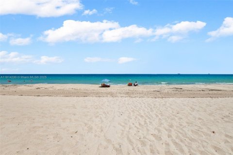 Condo in Fort Lauderdale, Florida, 3 bedrooms  № 1763101 - photo 29