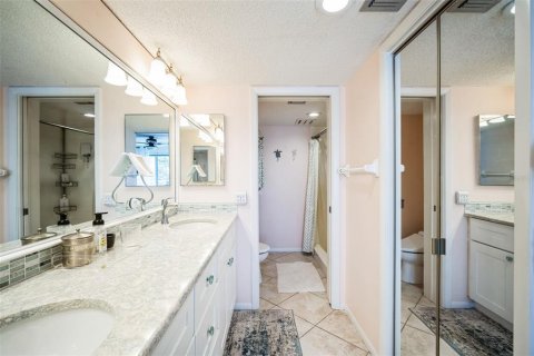 Condo in Palmetto, Florida, 2 bedrooms  № 1527859 - photo 13