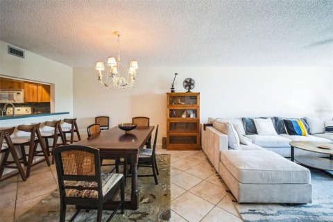 Condo in Palmetto, Florida, 2 bedrooms  № 1527859 - photo 4
