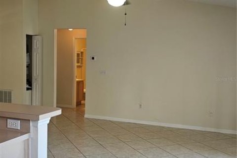 Villa ou maison à louer à Palm Coast, Floride: 3 chambres, 126.25 m2 № 2399071 - photo 4