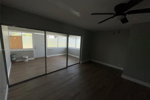 Touwnhouse à vendre à Pompano Beach, Floride: 2 chambres, 97.92 m2 № 2021862 - photo 10