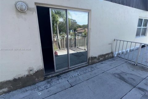 Touwnhouse à vendre à Pompano Beach, Floride: 2 chambres, 97.92 m2 № 2021862 - photo 24