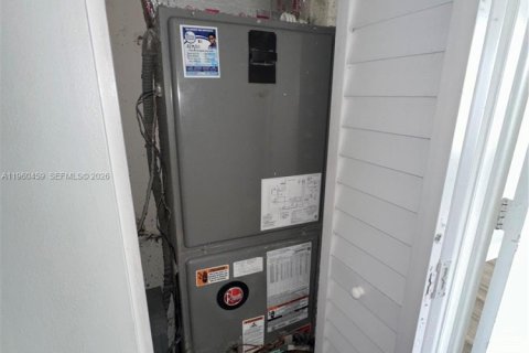 Touwnhouse à vendre à Pompano Beach, Floride: 2 chambres, 97.92 m2 № 2021862 - photo 13