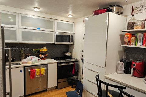 Condo in Lauderhill, Florida, 3 bedrooms  № 1862861 - photo 4