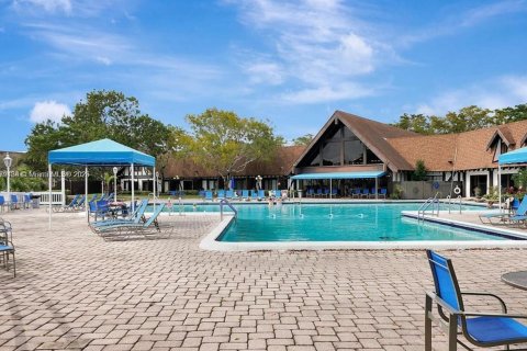 Condo in Lauderhill, Florida, 3 bedrooms  № 1862861 - photo 8