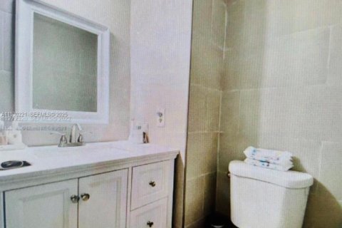 Снять в аренду кондоминиум в Майами, Флорида 2 спальни, 90.12м2, № 1989025 - фото 3