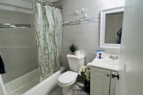 Снять в аренду кондоминиум в Майами, Флорида 2 спальни, 90.12м2, № 1989025 - фото 5