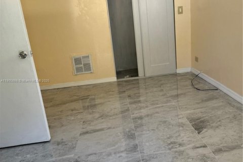 Appartement à louer à Miami, Floride: 2 chambres, 311.04 m2 № 1957034 - photo 6