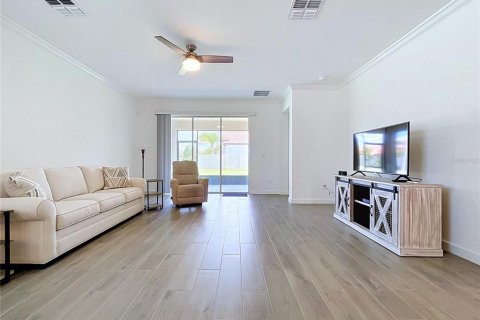 Villa ou maison à vendre à Wimauma, Floride: 3 chambres, 197.7 m2 № 2297269 - photo 5