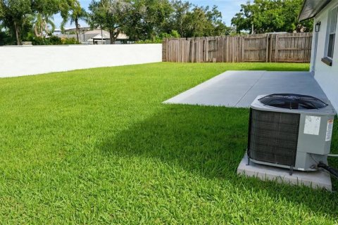 Villa ou maison à vendre à Tampa, Floride: 4 chambres, 136.75 m2 № 2429345 - photo 19