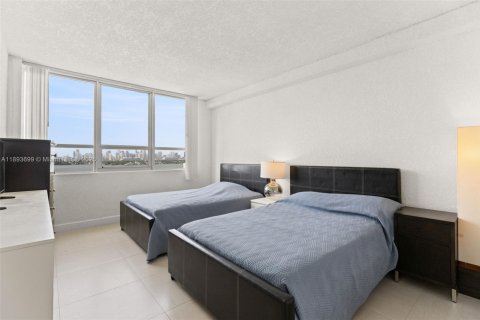 Copropriété à vendre à Miami Beach, Floride: 2 chambres, 101.08 m2 № 1945592 - photo 9