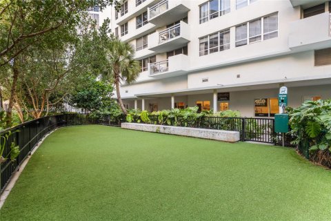 Copropriété à vendre à Miami Beach, Floride: 2 chambres, 101.08 m2 № 1945592 - photo 26