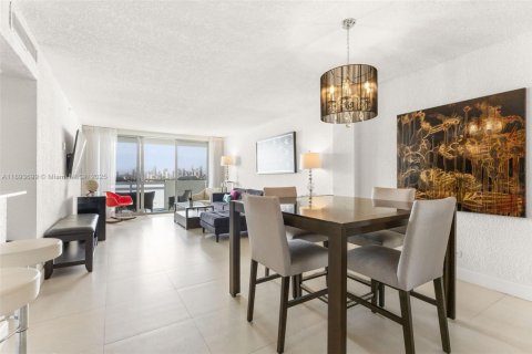 Copropriété à vendre à Miami Beach, Floride: 2 chambres, 101.08 m2 № 1945592 - photo 2