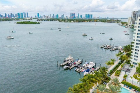 Copropriété à vendre à Miami Beach, Floride: 2 chambres, 101.08 m2 № 1945592 - photo 17