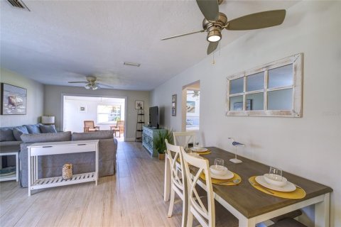 Villa ou maison à vendre à Sarasota, Floride: 2 chambres, 108.23 m2 № 2228211 - photo 17