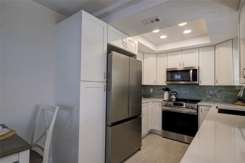 Villa ou maison à vendre à Sarasota, Floride: 2 chambres, 108.23 m2 № 2228211 - photo 12
