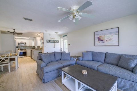 Villa ou maison à vendre à Sarasota, Floride: 2 chambres, 108.23 m2 № 2228211 - photo 21