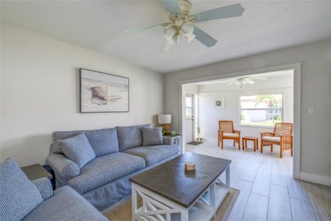 Villa ou maison à vendre à Sarasota, Floride: 2 chambres, 108.23 m2 № 2228211 - photo 18