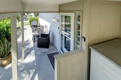 Villa ou maison à vendre à Sarasota, Floride: 2 chambres, 108.23 m2 № 2228211 - photo 5