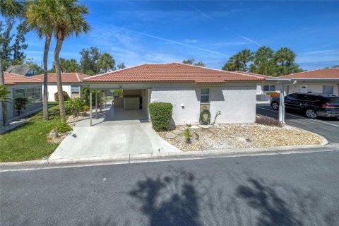 House in Sarasota, Florida 2 bedrooms, 108.23 sq.m. № 2228211