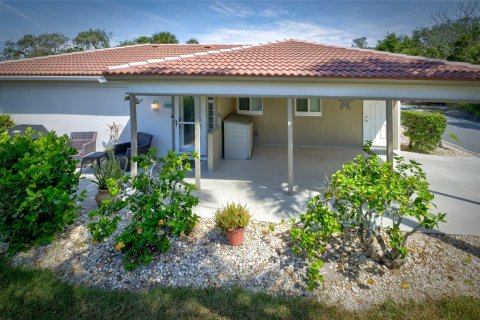 Villa ou maison à vendre à Sarasota, Floride: 2 chambres, 108.23 m2 № 2228211 - photo 3