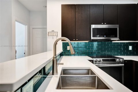 Touwnhouse à vendre à Lake Worth, Floride: 3 chambres, 155.89 m2 № 1955283 - photo 20