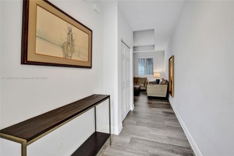 Touwnhouse à vendre à Lake Worth, Floride: 3 chambres, 155.89 m2 № 1955283 - photo 13