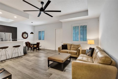 Touwnhouse à vendre à Lake Worth, Floride: 3 chambres, 155.89 m2 № 1955283 - photo 7