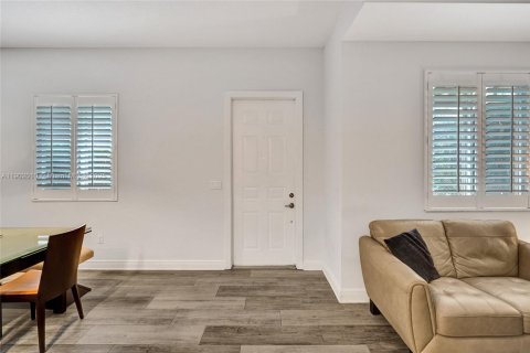 Touwnhouse à vendre à Lake Worth, Floride: 3 chambres, 155.89 m2 № 1955283 - photo 8