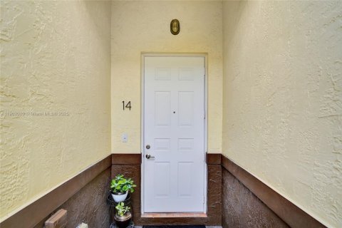 Touwnhouse à vendre à Lake Worth, Floride: 3 chambres, 155.89 m2 № 1955283 - photo 4