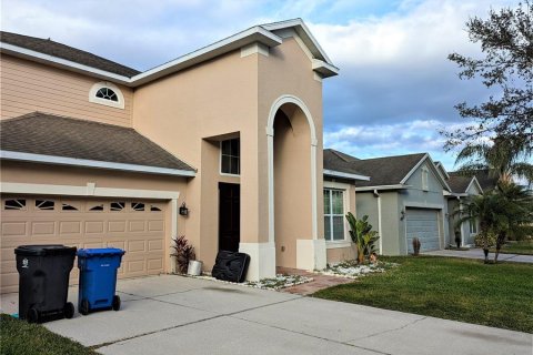 House in Tampa, Florida 4 bedrooms, 254.37 sq.m. № 1879425 - photo 3