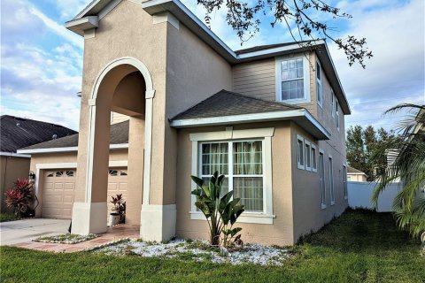 House in Tampa, Florida 4 bedrooms, 254.37 sq.m. № 1879425 - photo 1