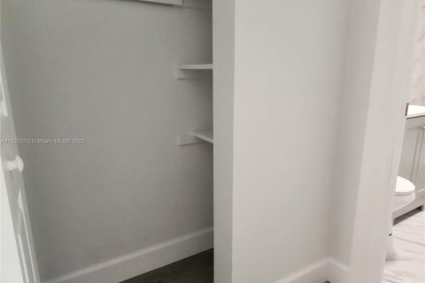 Condominio en venta en Miami Beach, Florida, 1 dormitorio, 63.17 m2 № 1783972 - foto 9