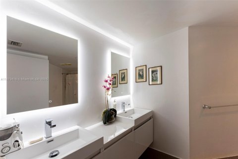Condominio en venta en Aventura, Florida, 3 dormitorios, 173.73 m2 № 1923072 - foto 18