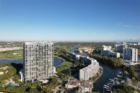 Condo in Hallandale Beach, Florida, 1 bedroom  № 2032610 - photo 19