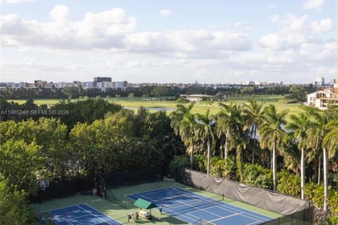 Condo in Hallandale Beach, Florida, 1 bedroom  № 2032610 - photo 5