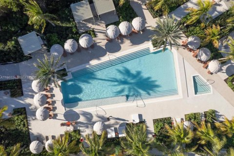 Condo in Hallandale Beach, Florida, 1 bedroom  № 2032610