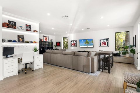 Купить виллу или дом в Уэстон, Флорида 4 спальни, 343.37м2, № 2043618 - фото 13