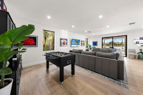 Купить виллу или дом в Уэстон, Флорида 4 спальни, 343.37м2, № 2043618 - фото 16