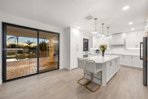 Купить виллу или дом в Уэстон, Флорида 4 спальни, 343.37м2, № 2043618 - фото 10