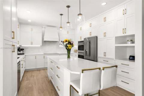 Купить виллу или дом в Уэстон, Флорида 4 спальни, 343.37м2, № 2043618 - фото 8