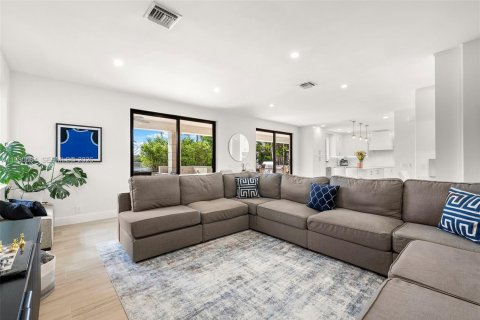 Купить виллу или дом в Уэстон, Флорида 4 спальни, 343.37м2, № 2043618 - фото 14