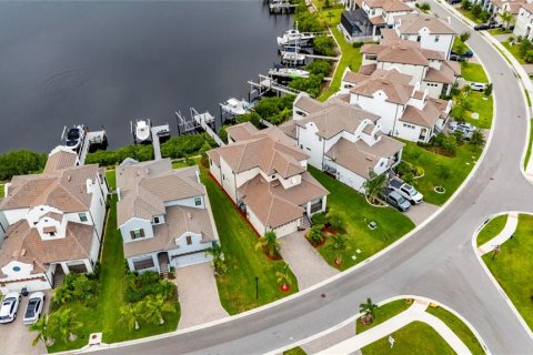 House in Ruskin, Florida 4 bedrooms, 270.62 sq.m. № 2404666 - photo 5