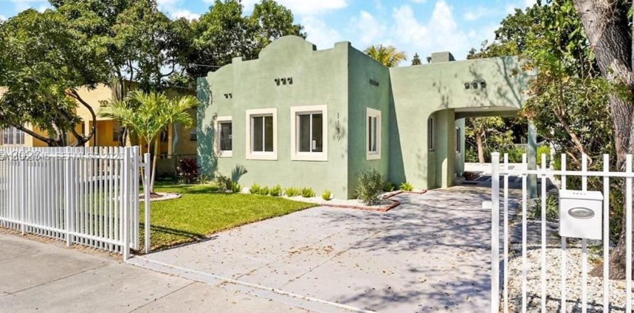 Villa ou maison à Miami, Floride 2 chambres, 93.27 m2 № 2026514