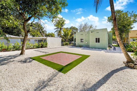 Villa ou maison à vendre à Miami, Floride: 2 chambres, 93.27 m2 № 2026514 - photo 24