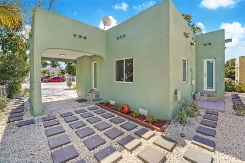Villa ou maison à vendre à Miami, Floride: 2 chambres, 93.27 m2 № 2026514 - photo 21