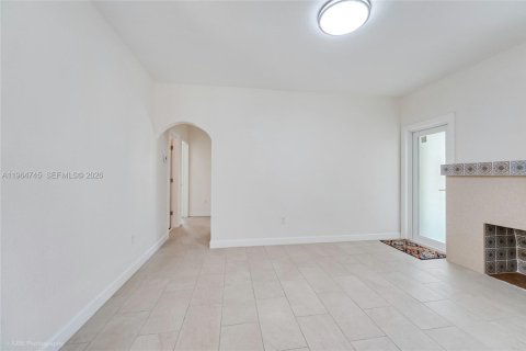 Villa ou maison à vendre à Miami, Floride: 2 chambres, 93.27 m2 № 2026514 - photo 14