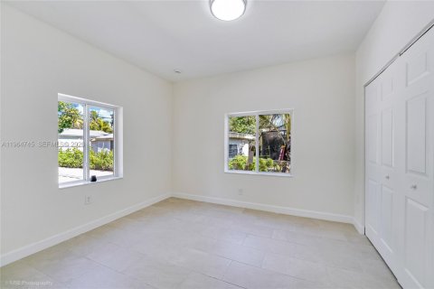 Villa ou maison à vendre à Miami, Floride: 2 chambres, 93.27 m2 № 2026514 - photo 16