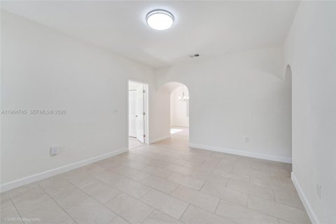 Villa ou maison à vendre à Miami, Floride: 2 chambres, 93.27 m2 № 2026514 - photo 6